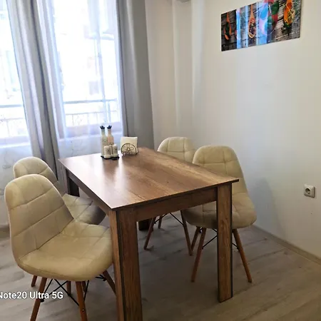 Aglaya 2 アパート