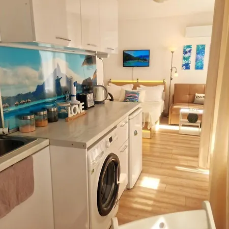 Aglaya 2 * פומורי